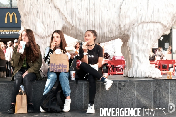 Rentrée des classes dans les rues de Tours, septembre 2019