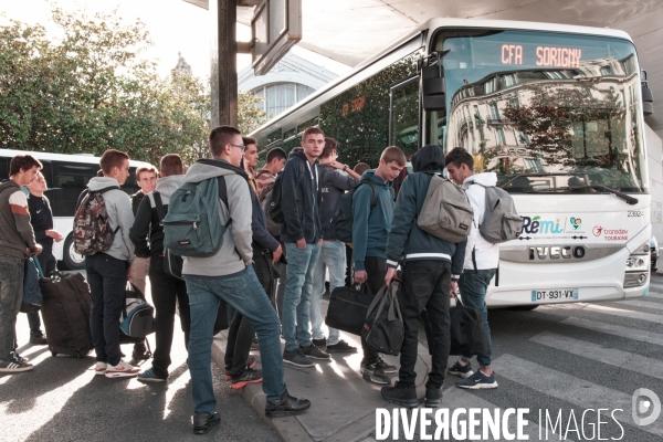 Rentrée des classes dans les rues de Tours, septembre 2019