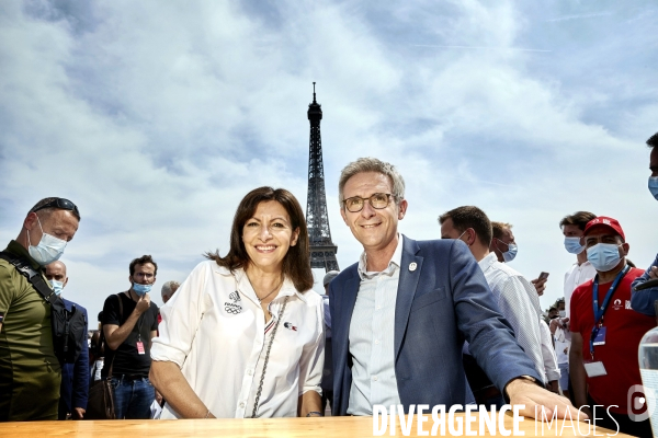 Anne Hidalgo au  Fan Village  des JO de Trocadero