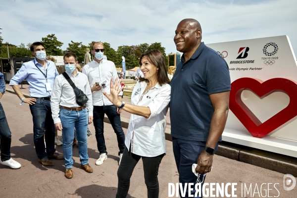 Anne Hidalgo au  Fan Village  des JO de Trocadero