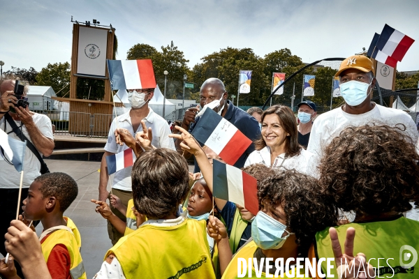 Anne Hidalgo au  Fan Village  des JO de Trocadero