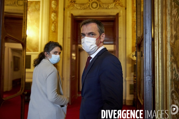 Examen au Senat de la loi  Passe Sanitaire 