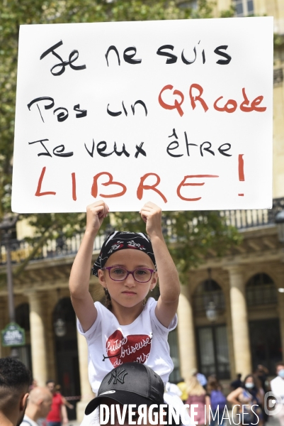 Manifestation contre le projet de passe sanitaire, à Paris le 24 juillet 2021. Demonstration against sanitary pass.