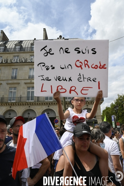 Manifestation contre le projet de passe sanitaire, à Paris le 24 juillet 2021. Demonstration against sanitary pass.