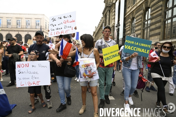 Manifestation contre le projet de passe sanitaire, à Paris le 24 juillet 2021. Demonstration against sanitary pass.