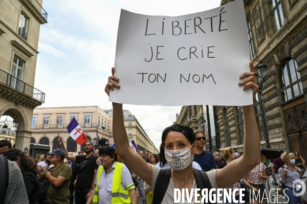 Manifestation contre le projet de passe sanitaire, à Paris le 24 juillet 2021. Demonstration against sanitary pass.