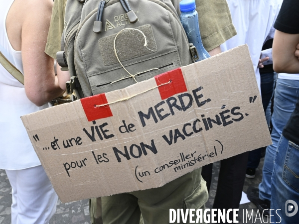 Manifestation contre le projet de passe sanitaire, à Paris le 24 juillet 2021. Demonstration against sanitary pass.