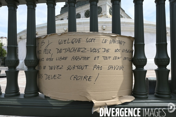 Manifestation contre le projet de passe sanitaire, à Paris le 24 juillet 2021. Demonstration against sanitary pass.