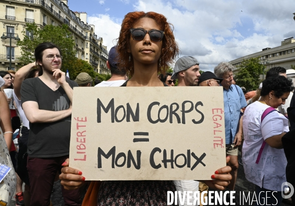 Manifestation contre le projet de passe sanitaire, place du Trocadéro, le 24 juillet à Paris. Demonstration against sanitary pass.