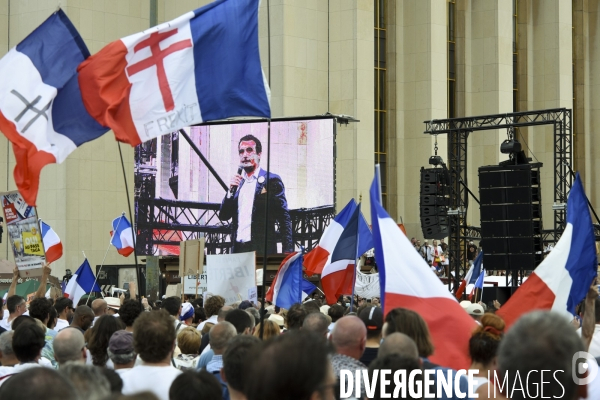 Manifestation contre le projet de passe sanitaire, place du Trocadéro, le 24 juillet à Paris. Demonstration against sanitary pass.