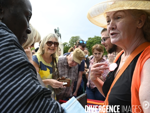 Manifestation contre le projet de passe sanitaire, place du Trocadéro, le 24 juillet à Paris. Demonstration against sanitary pass.