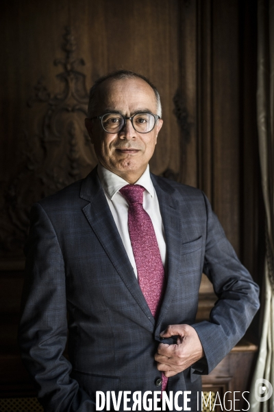 Portrait de l ambassadeur du maroc en france, chakib benmoussa.