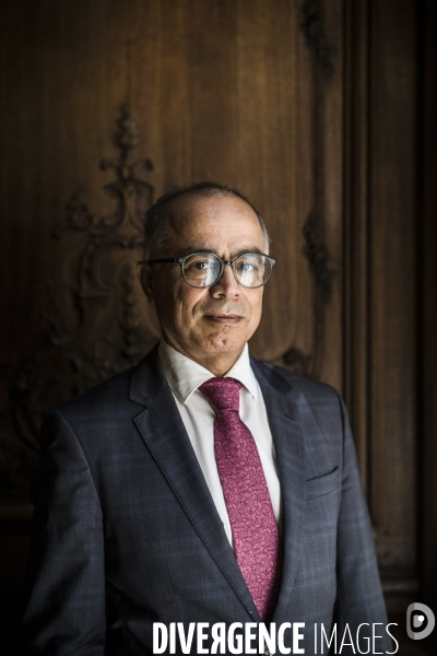 Portrait de l ambassadeur du maroc en france, chakib benmoussa.