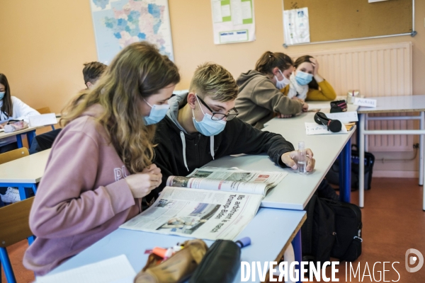 Atelier d education aux medias et a l information par des journalistes independants