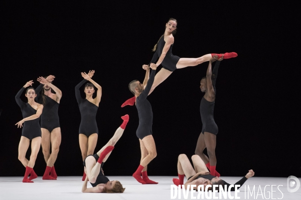 One Of Four Periods In Time de Tânia Carvalho - Ballet national de Marseille