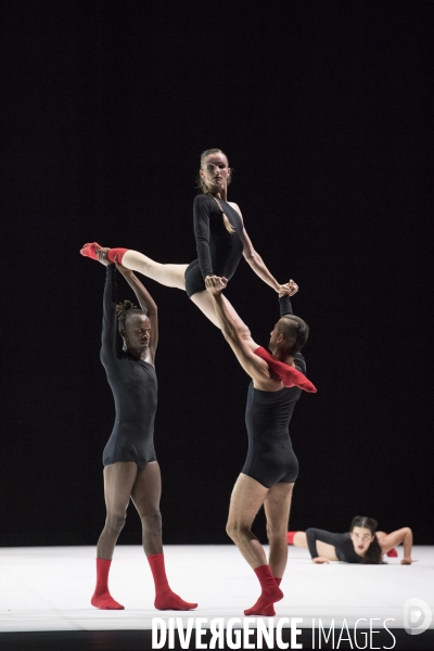 One Of Four Periods In Time de Tânia Carvalho - Ballet national de Marseille