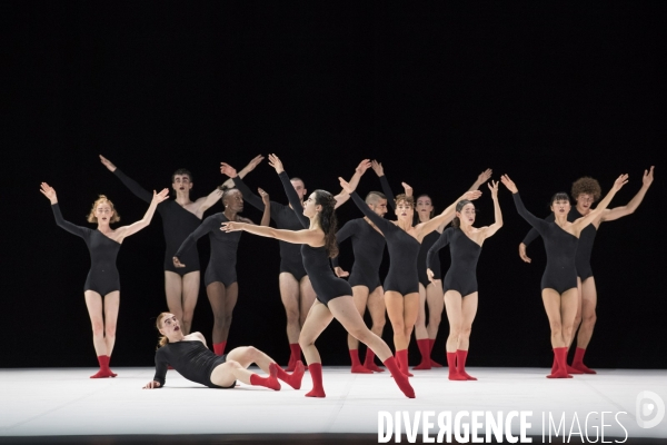 One Of Four Periods In Time de Tânia Carvalho - Ballet national de Marseille