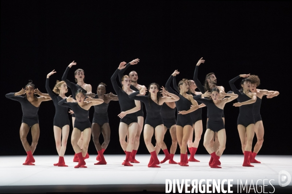 One Of Four Periods In Time de Tânia Carvalho - Ballet national de Marseille
