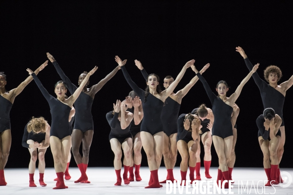 One Of Four Periods In Time de Tânia Carvalho - Ballet national de Marseille