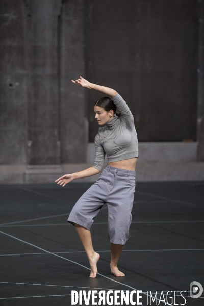 Any attempt will end in crushed bodies and shattered bones de Jan Martens