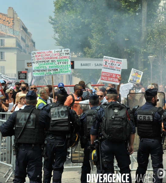 Manifestations contre le pass sanitaire