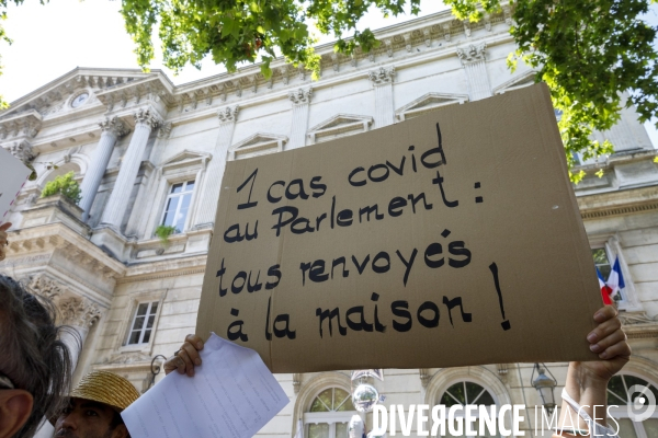 Avignon 31 juillet 2021 manifestation contre le  Pass de la honte 