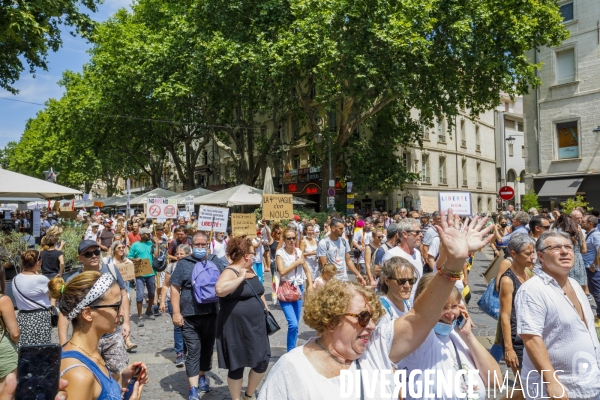 Avignon 31 juillet 2021 manifestation contre le  Pass de la honte 