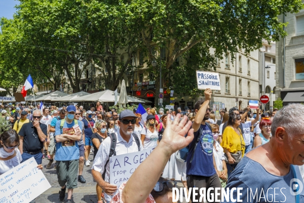 Avignon 31 juillet 2021 manifestation contre le  Pass de la honte 