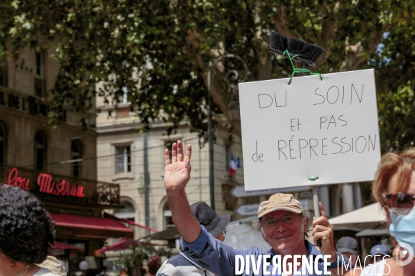 Avignon 31 juillet 2021 manifestation contre le  Pass de la honte 