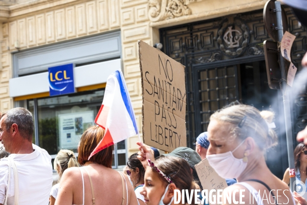 Avignon 31 juillet 2021 manifestation contre le  Pass de la honte 