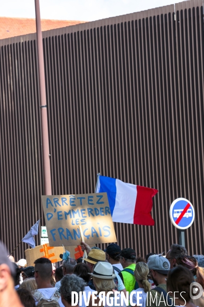 Avignon 31 juillet 2021 manifestation contre le  Pass de la honte 