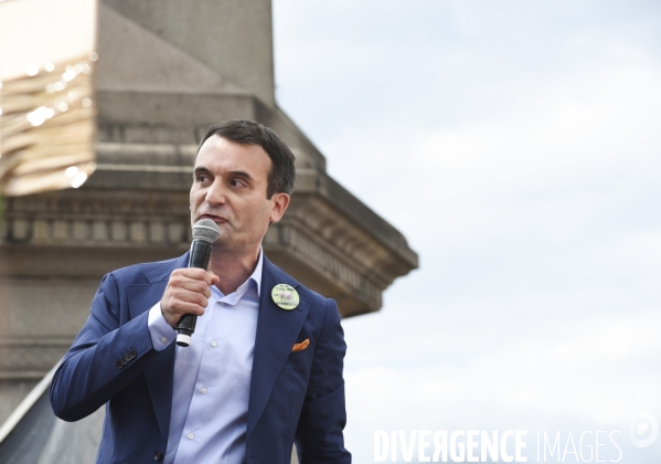 Florian Philippot organise une manifestation contre le projet de passe sanitaire et la vaccination obligatoire, le 31 juillet à Paris. Demonstration against sanitary pass.