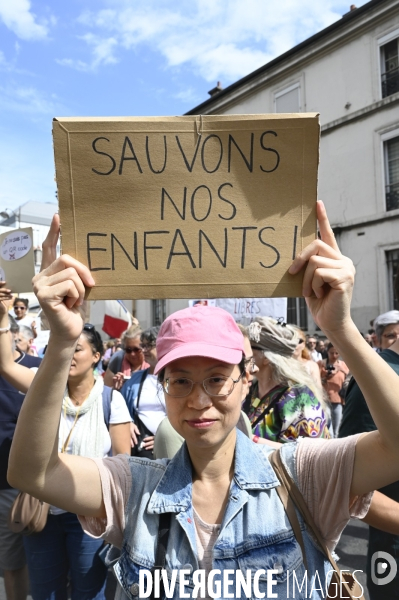 Florian Philippot organise une manifestation contre le projet de passe sanitaire et la vaccination obligatoire, le 31 juillet à Paris. Demonstration against sanitary pass.