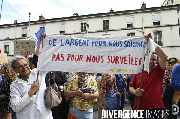 Florian Philippot organise une manifestation contre le projet de passe sanitaire et la vaccination obligatoire, le 31 juillet à Paris. Demonstration against sanitary pass.