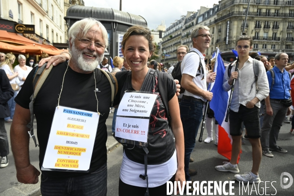 Florian Philippot organise une manifestation contre le projet de passe sanitaire et la vaccination obligatoire, le 31 juillet à Paris. Demonstration against sanitary pass.