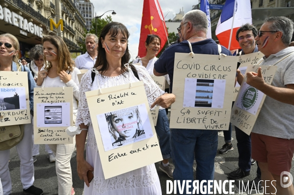 Florian Philippot organise une manifestation contre le projet de passe sanitaire et la vaccination obligatoire, le 31 juillet à Paris. Demonstration against sanitary pass.