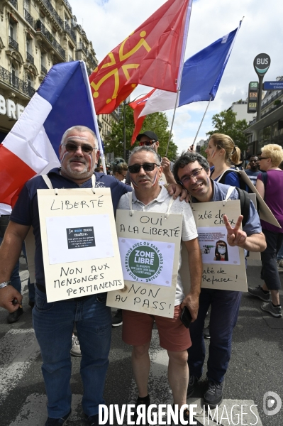 Florian Philippot organise une manifestation contre le projet de passe sanitaire et la vaccination obligatoire, le 31 juillet à Paris. Demonstration against sanitary pass.