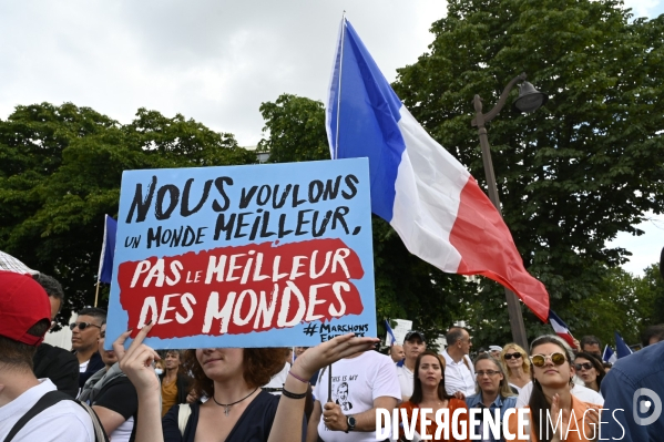 Florian Philippot organise une manifestation contre le projet de passe sanitaire et la vaccination obligatoire, le 31 juillet à Paris. Demonstration against sanitary pass.