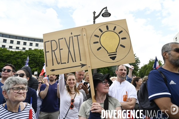 Florian Philippot organise une manifestation contre le projet de passe sanitaire et la vaccination obligatoire, le 31 juillet à Paris. Demonstration against sanitary pass.