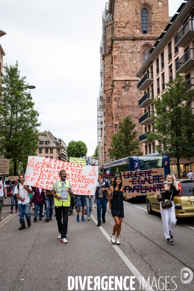 Rodez : manifestation anti-pass sanitaire