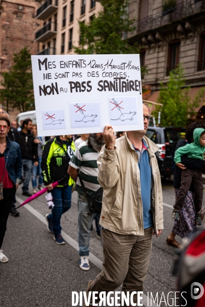 Rodez : manifestation anti-pass sanitaire