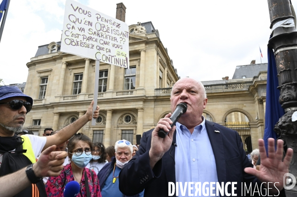 Manifestation contre le projet de passe sanitaire, à Paris le 24 juillet 2021. Demonstration against sanitary pass.