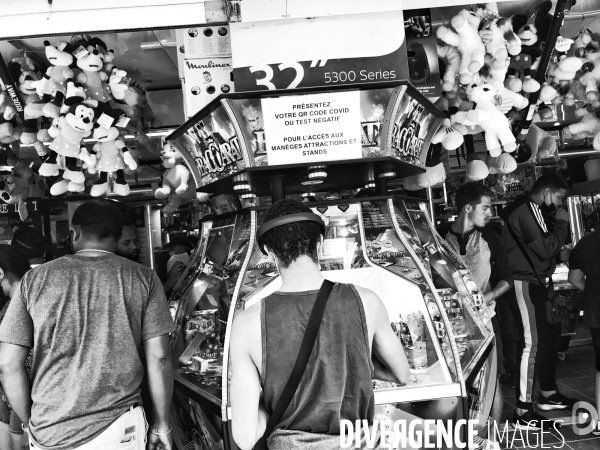 Une fête foraine au temps du pass sanitaire