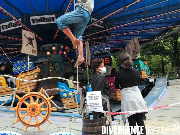 Une fête foraine au temps du pass sanitaire