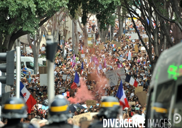 Manifestation contre le vaccin et le pass sanitaire