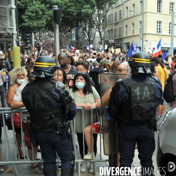 Manifestation contre le vaccin et le pass sanitaire