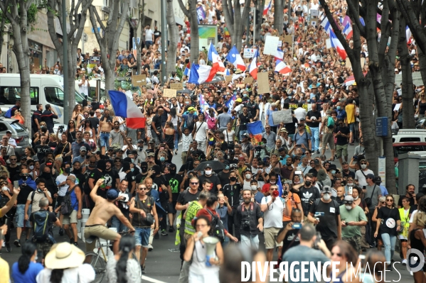 Manifestation contre le vaccin et le pass sanitaire