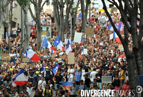 Manifestation contre le vaccin et le pass sanitaire