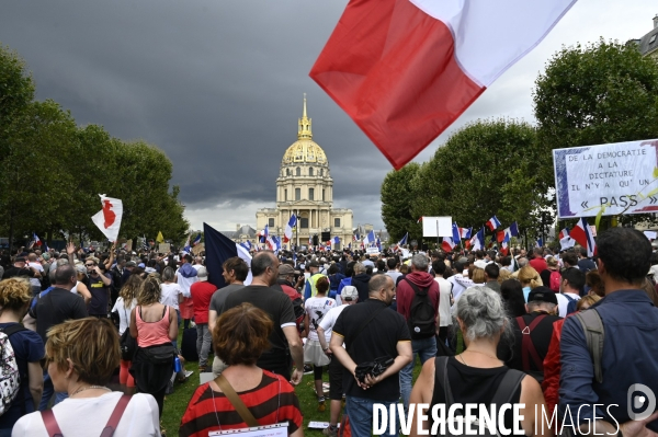 Florian Philippot organise une manifestation contre le projet de passe sanitaire et la vaccination obligatoire, le 31 juillet à Paris. Demonstration against sanitary pass.