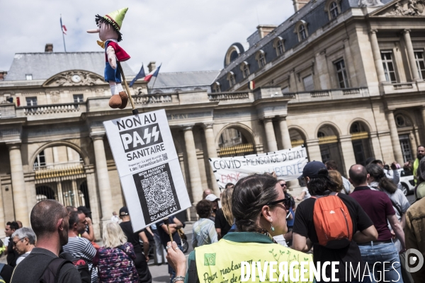 Manifestation contre le pass sanitaire.